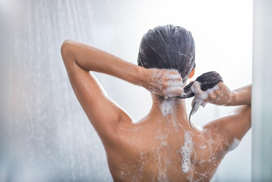 shampoo-pflege-bei-juckender-und-trockener-kopfhaut